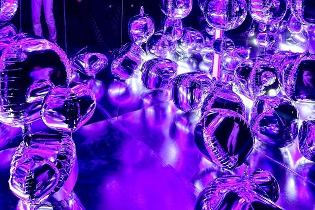 Cabina de espejos para fotos