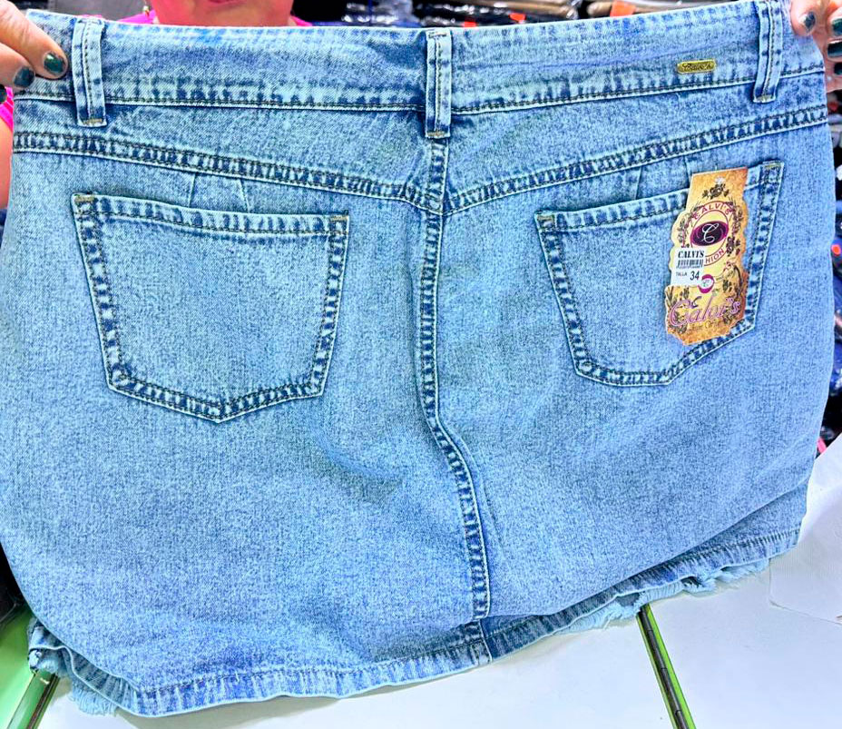 Falda short pliegue adelante y atras con bolsillos