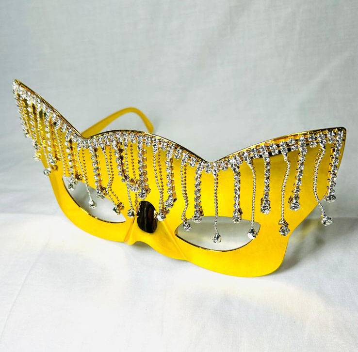 Lentes amarillos de fin de año