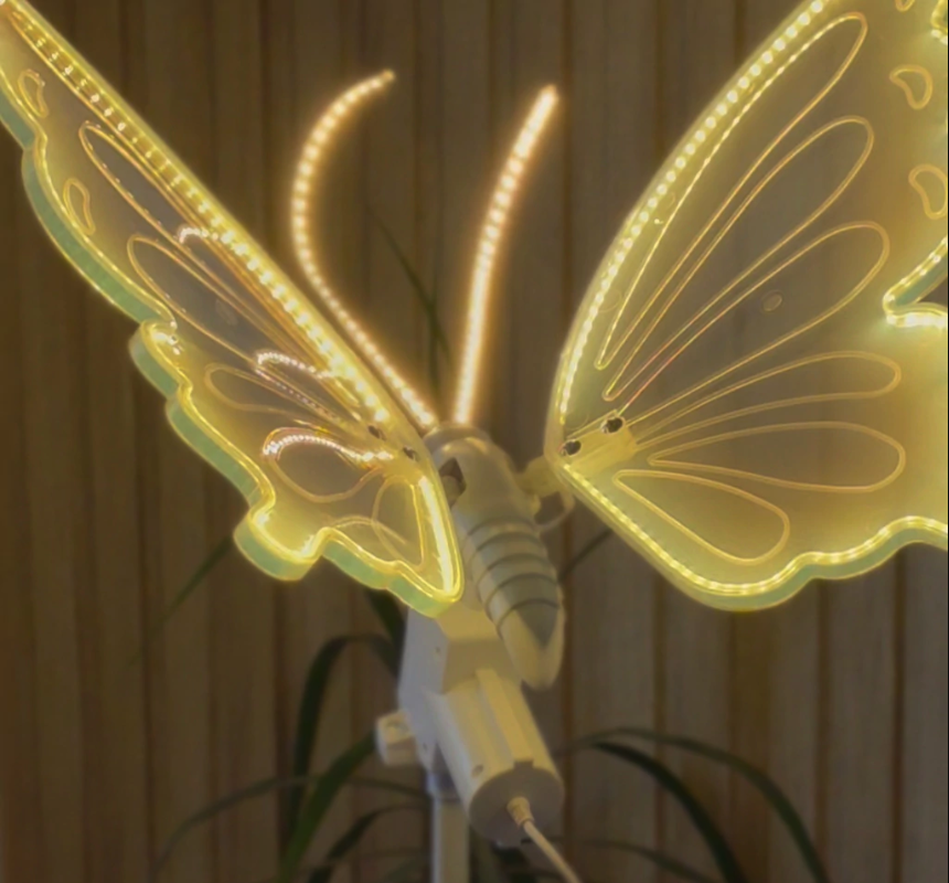 Mariposa luminosa con movimiento de 40 cm