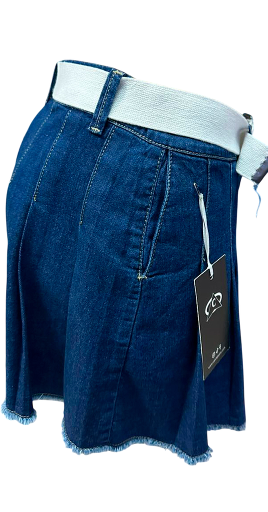 Falda short pliegue contorno