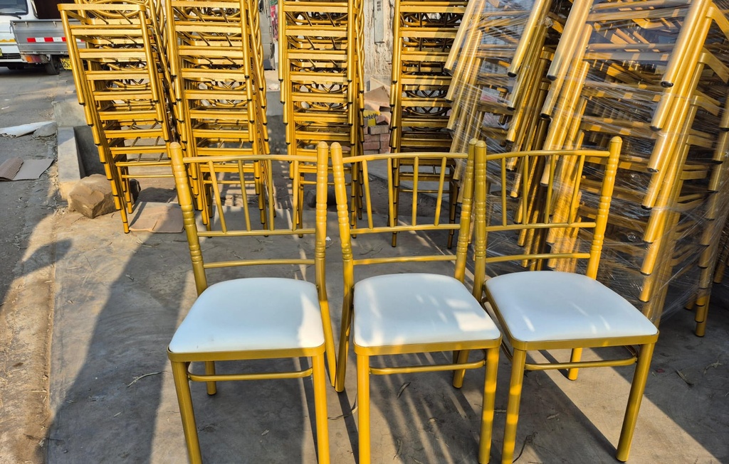 Sillas Tiffany para eventos color blanco