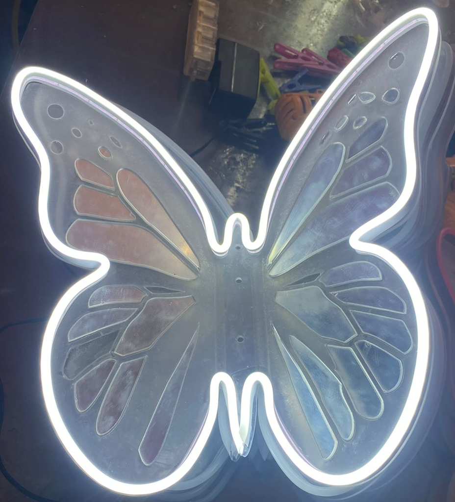 Mariposa luminosa en led de 30x30 cm