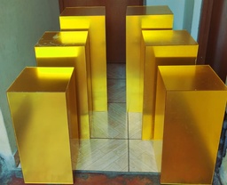 Juego de Cubo en Acrílico Dorado x3